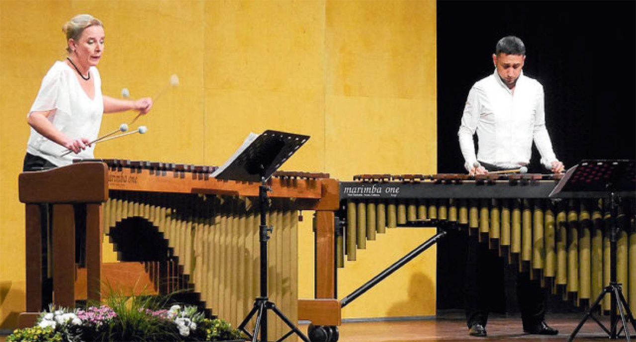 Katarzyna Mycka und Conrado Moya begeisterten bei den Mosbacher Klassischen Konzerten an den Marimbas