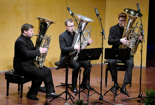 Das junge Tuba-Trio „21m60“ Das junge Tuba-Trio „21m60“